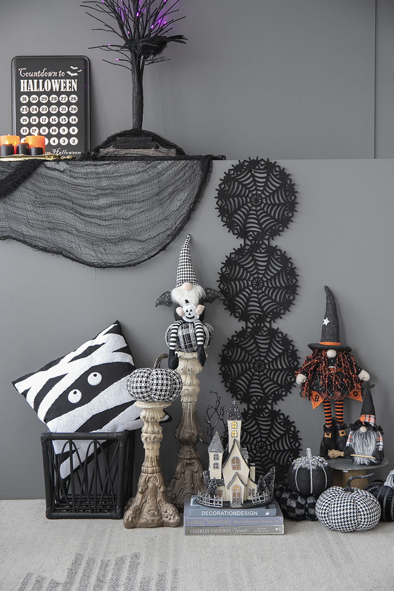 Cardboard Lighted Haunted House with Lights - Beige / Black