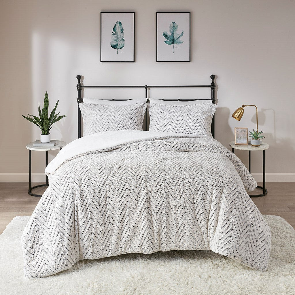 Full/Queen Ultra Plush Down Alternative Comforter Set with Chevron Pattern - Ivory
