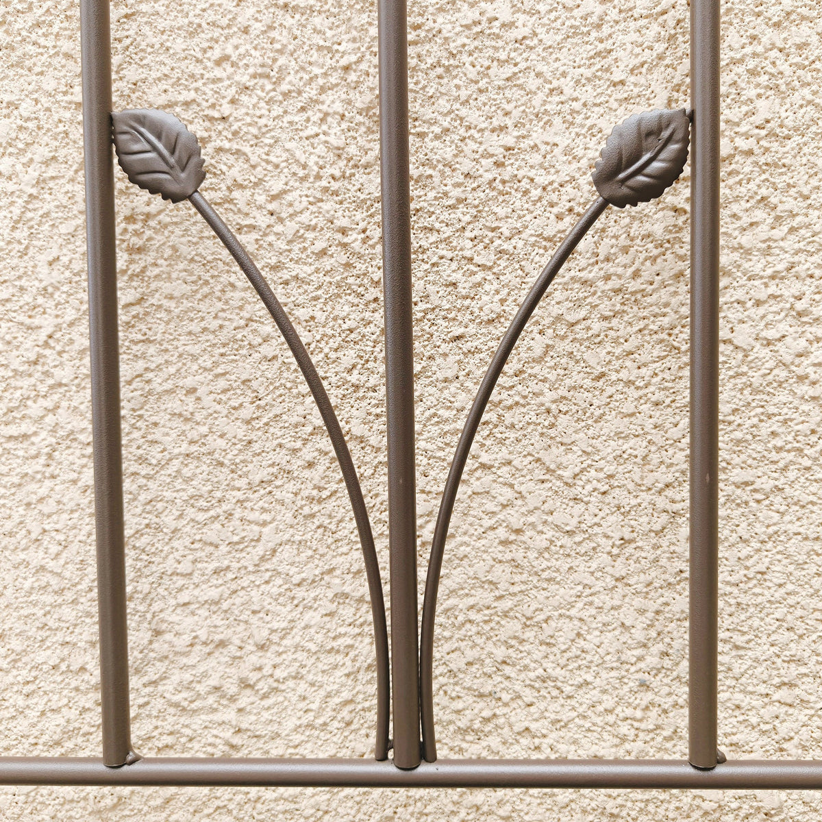 4 Pack Metal Garden Trellis with Rustproof Iron Support - Brown or Black