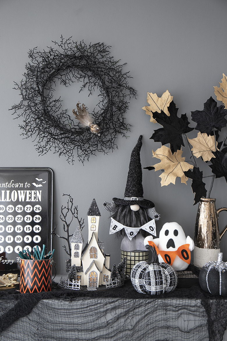 Cardboard Lighted Haunted House with Lights - Beige / Black