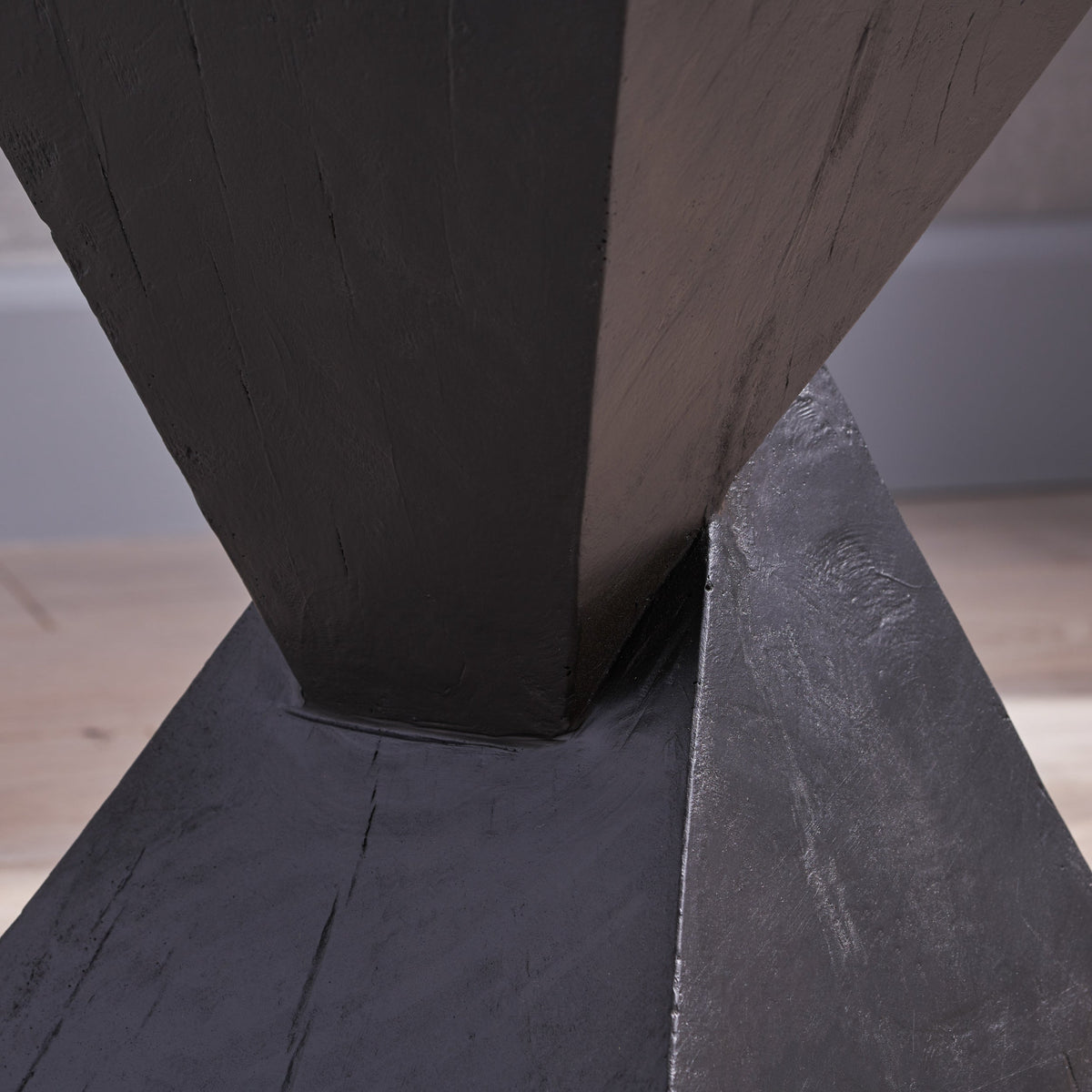 TESS Modern Side Table with Hourglass Design - Black or Natural