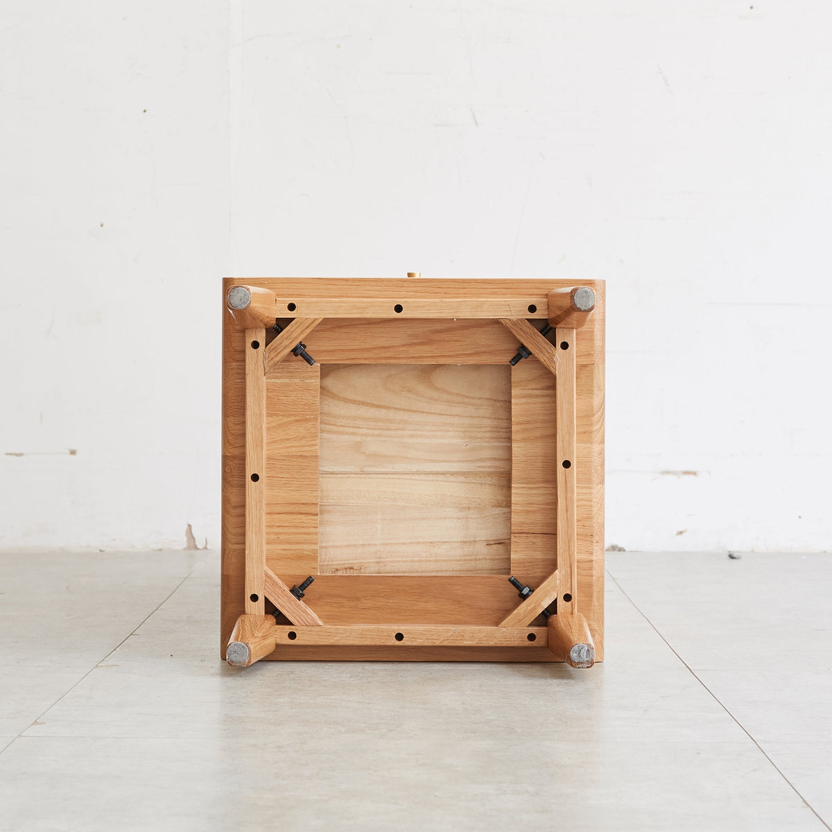 Solid Wood Storage Cabinet with Modern Design - Oak