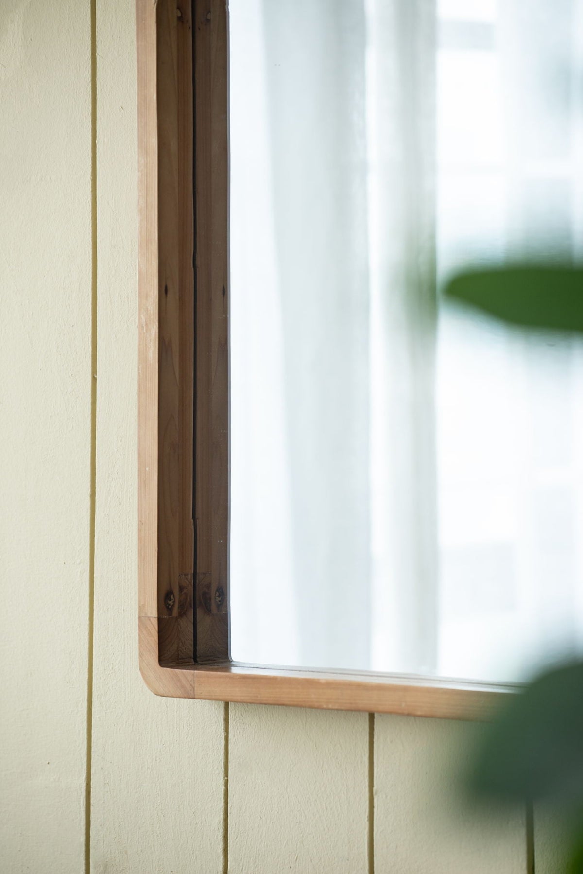 Rectangle Wood Farmhouse Wall Mirror with Reinforced Hanging Hook - Brown