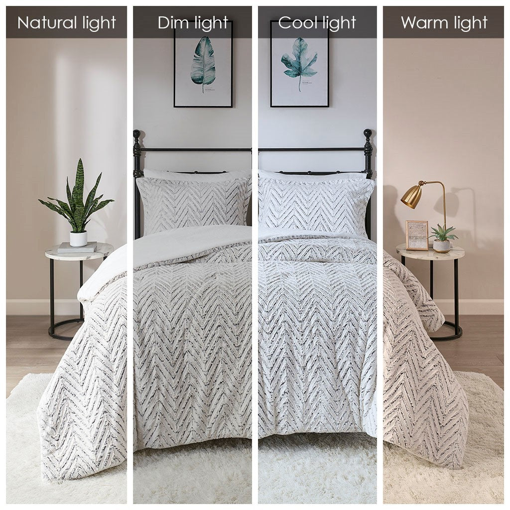 Full/Queen Ultra Plush Down Alternative Comforter Set with Chevron Pattern - Ivory
