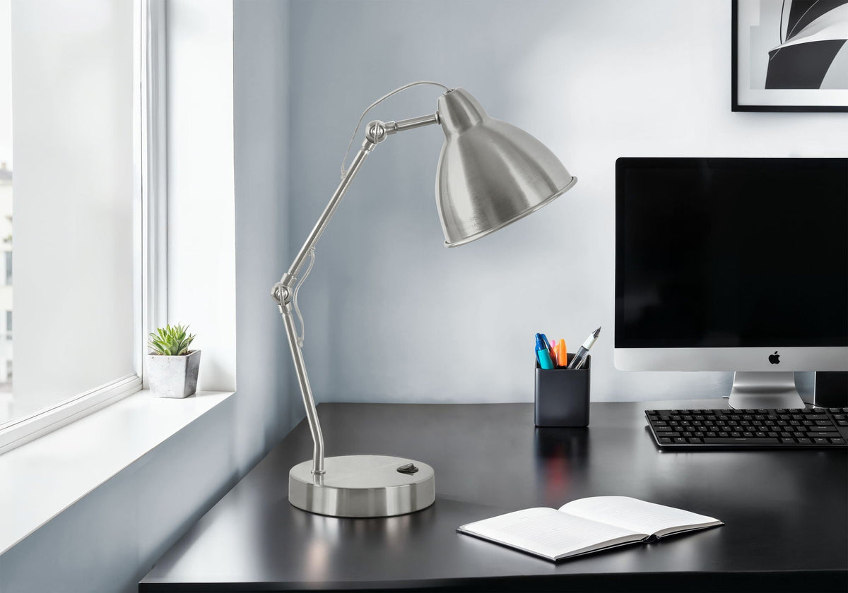 Modern Nickel Table Lamp with USB Port - Silver