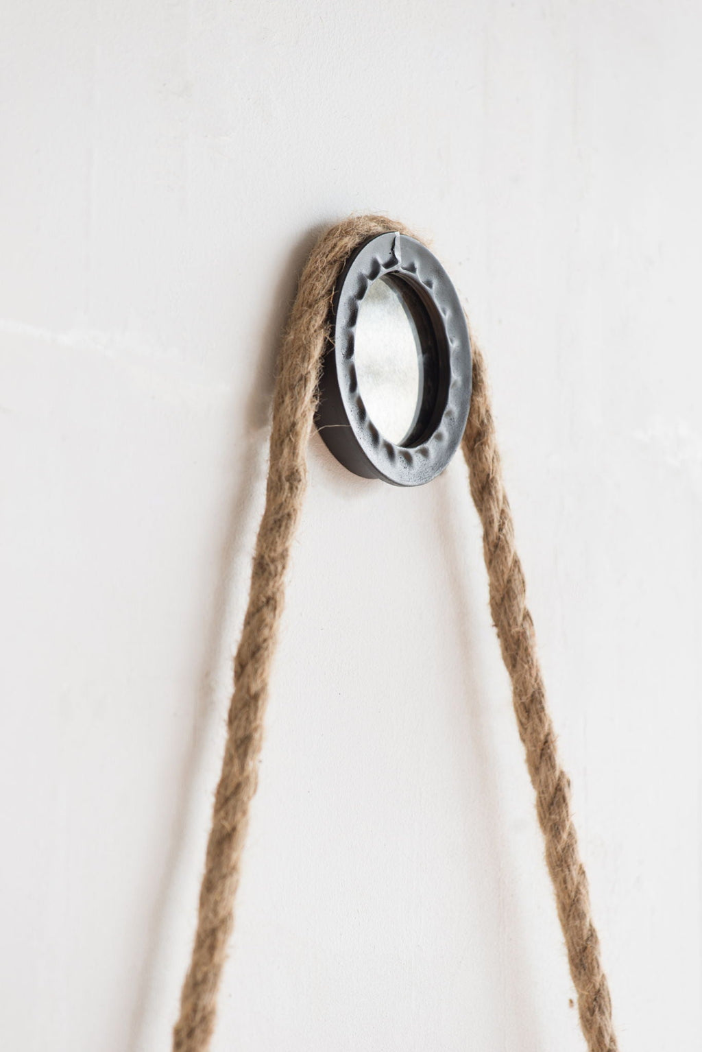 Black Circle Wall Mirror with Rope Strap - Contemporary Metal Frame