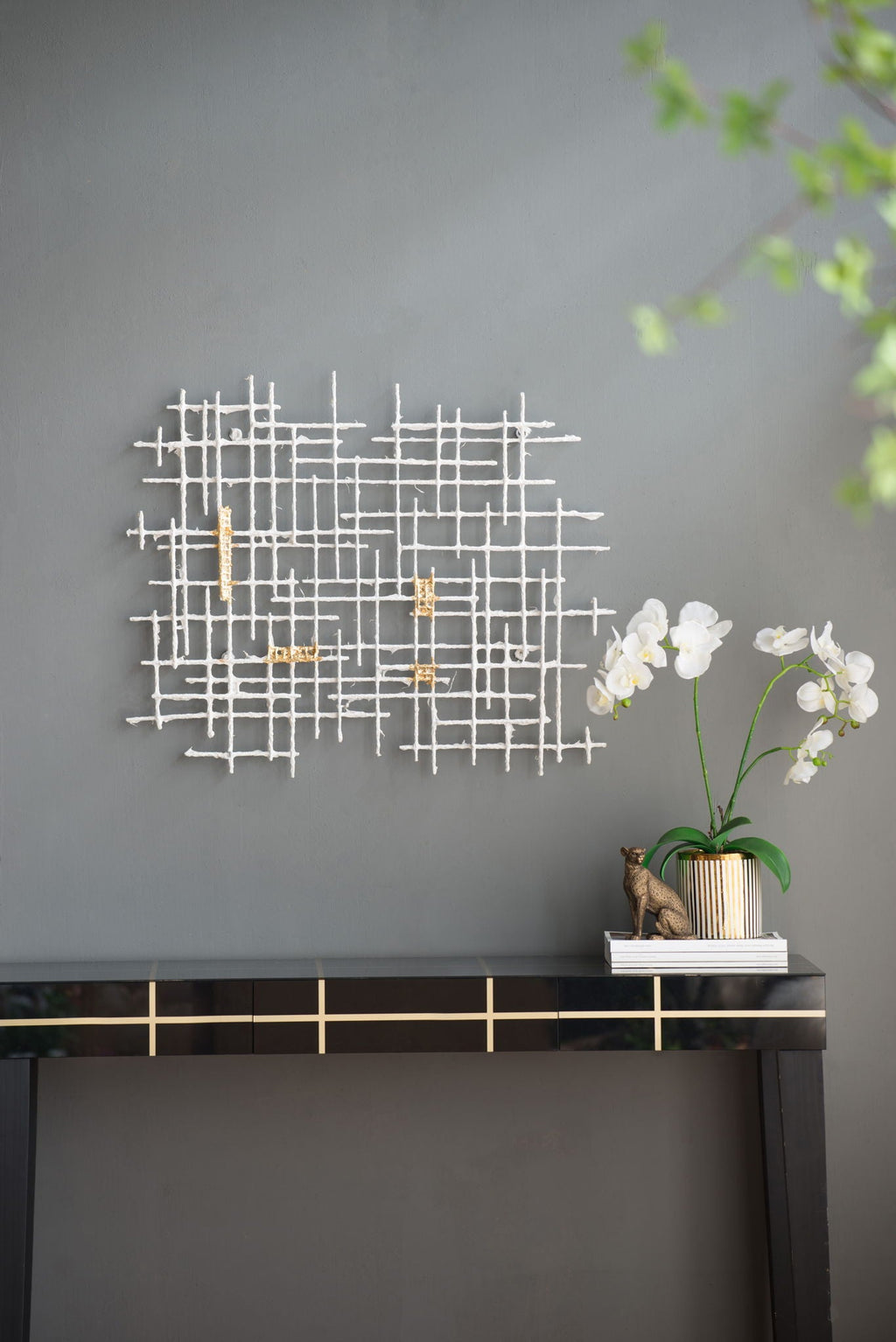 Iron Wall Decor with Geometric Design - White / Gold