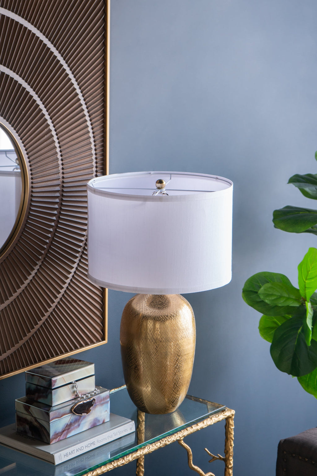 Round Aluminum Table Lamp with White Fabric Shade - Gold