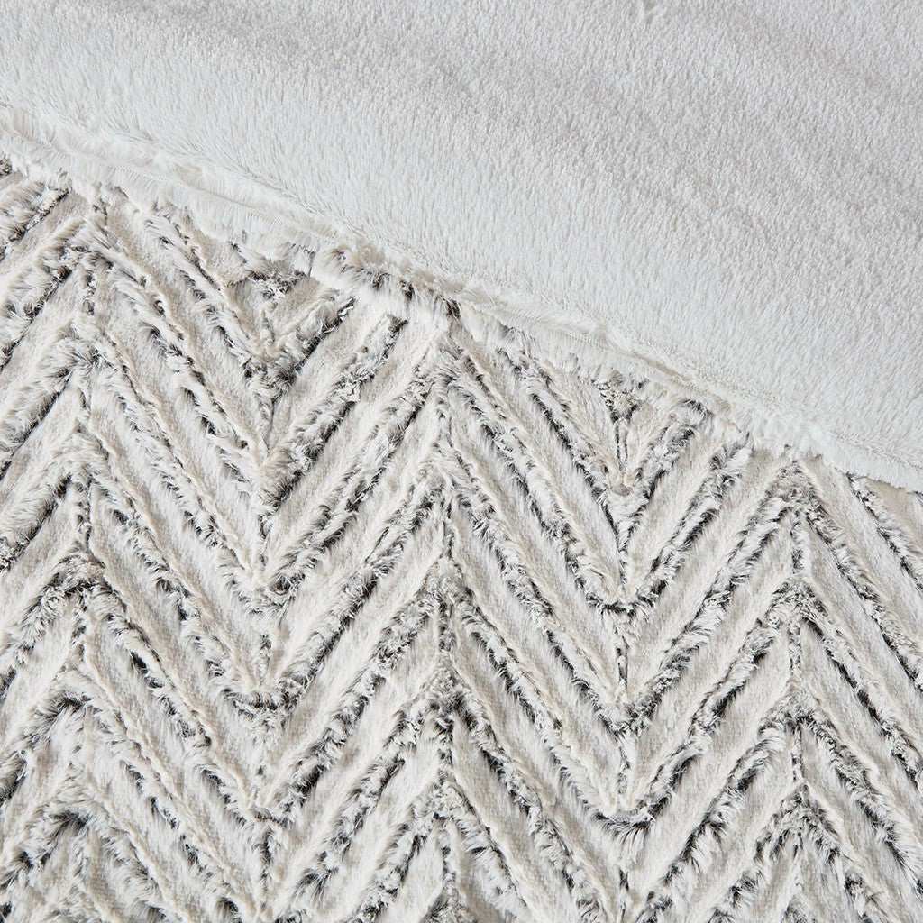 Full/Queen Ultra Plush Down Alternative Comforter Set with Chevron Pattern - Ivory