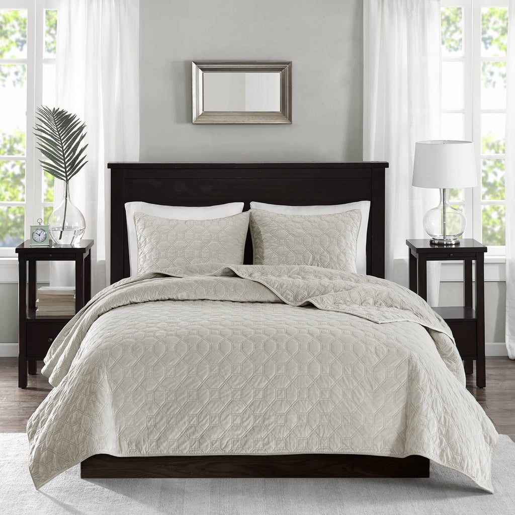 Ivory Velvet Quilt Set with Geometric Quilting - Full/Queen