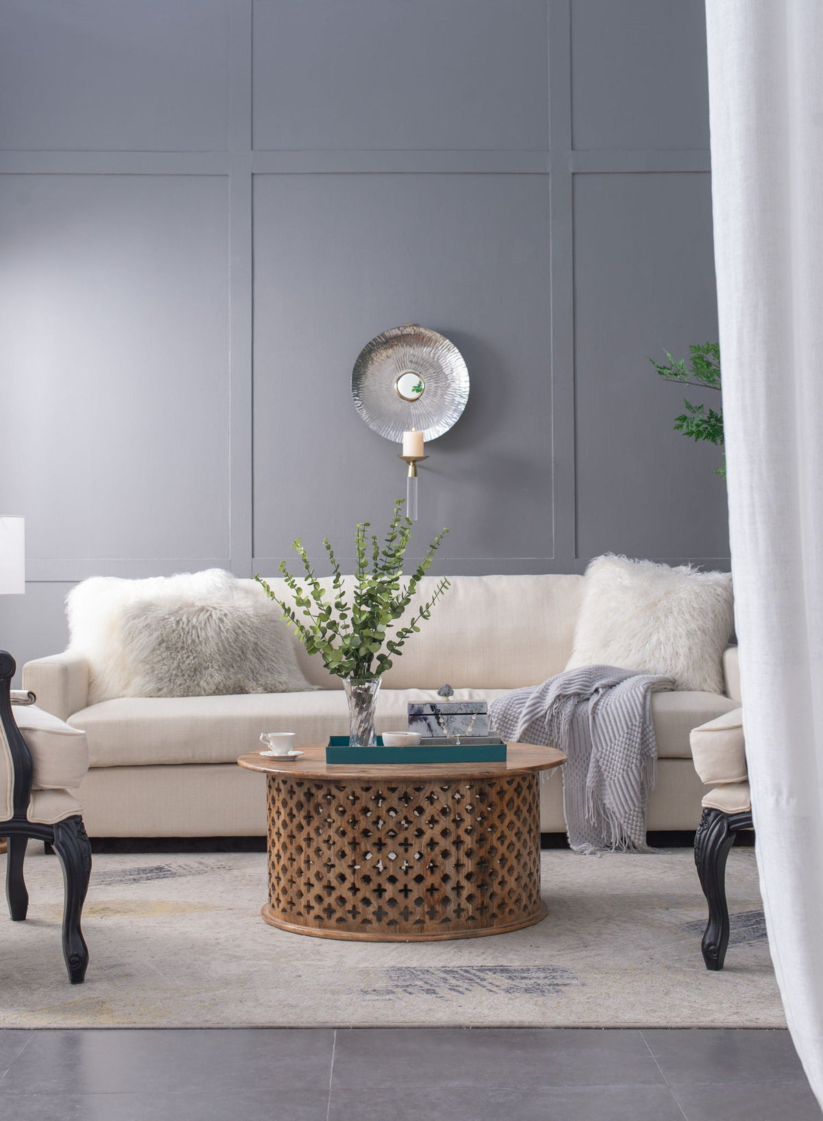 Maria Wall Sconce with Modern Circular Design - Gold