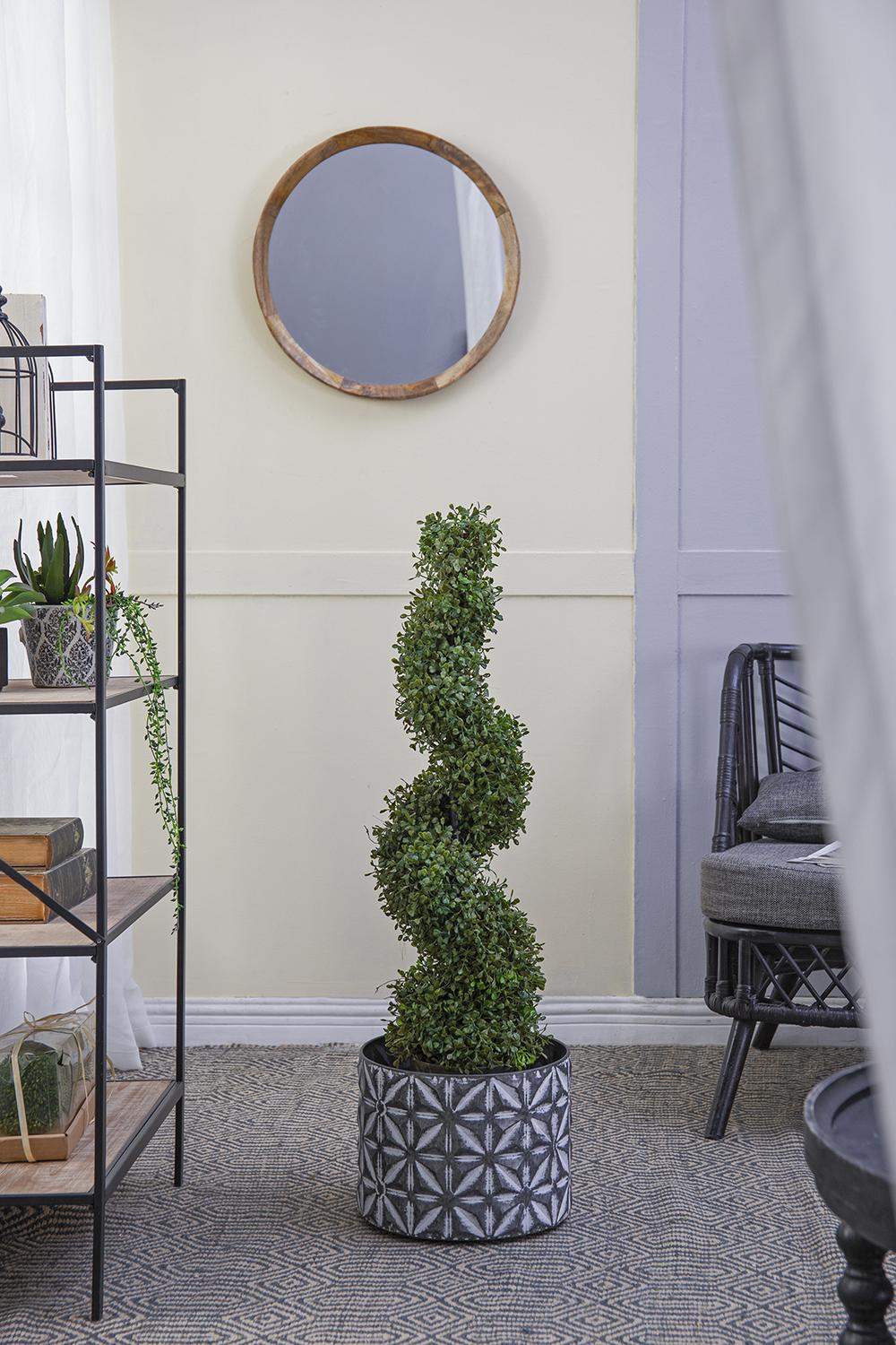 Artificial Spiral Boxwood Tree with Spiral Design - Green Leaves