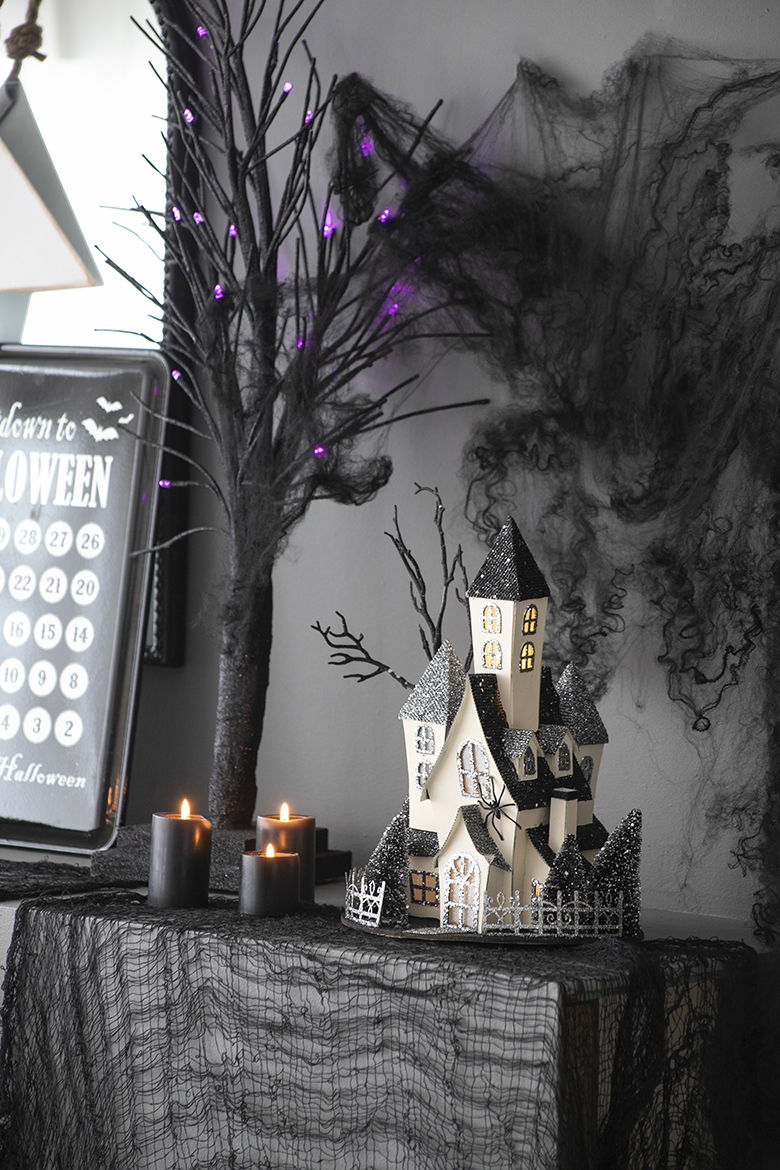 Cardboard Lighted Haunted House with Lights - Beige / Black