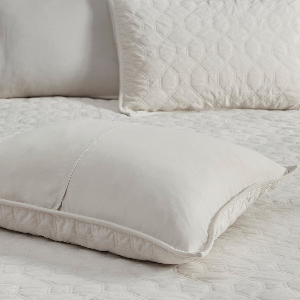 Ivory Velvet Quilt Set with Geometric Quilting - Full/Queen