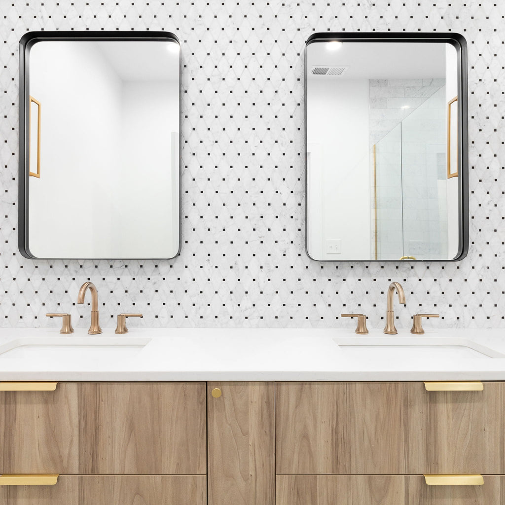 Rectangular Metal Framed Wall Mirror with Modern Design - Black