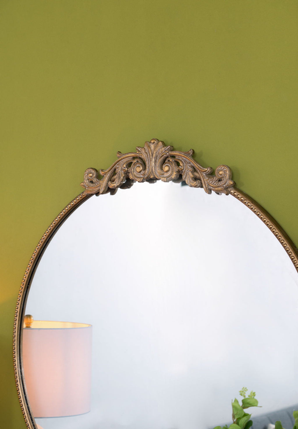 Classic Design Wall Mirror with Baroque-Inspired Frame – Gold or Black