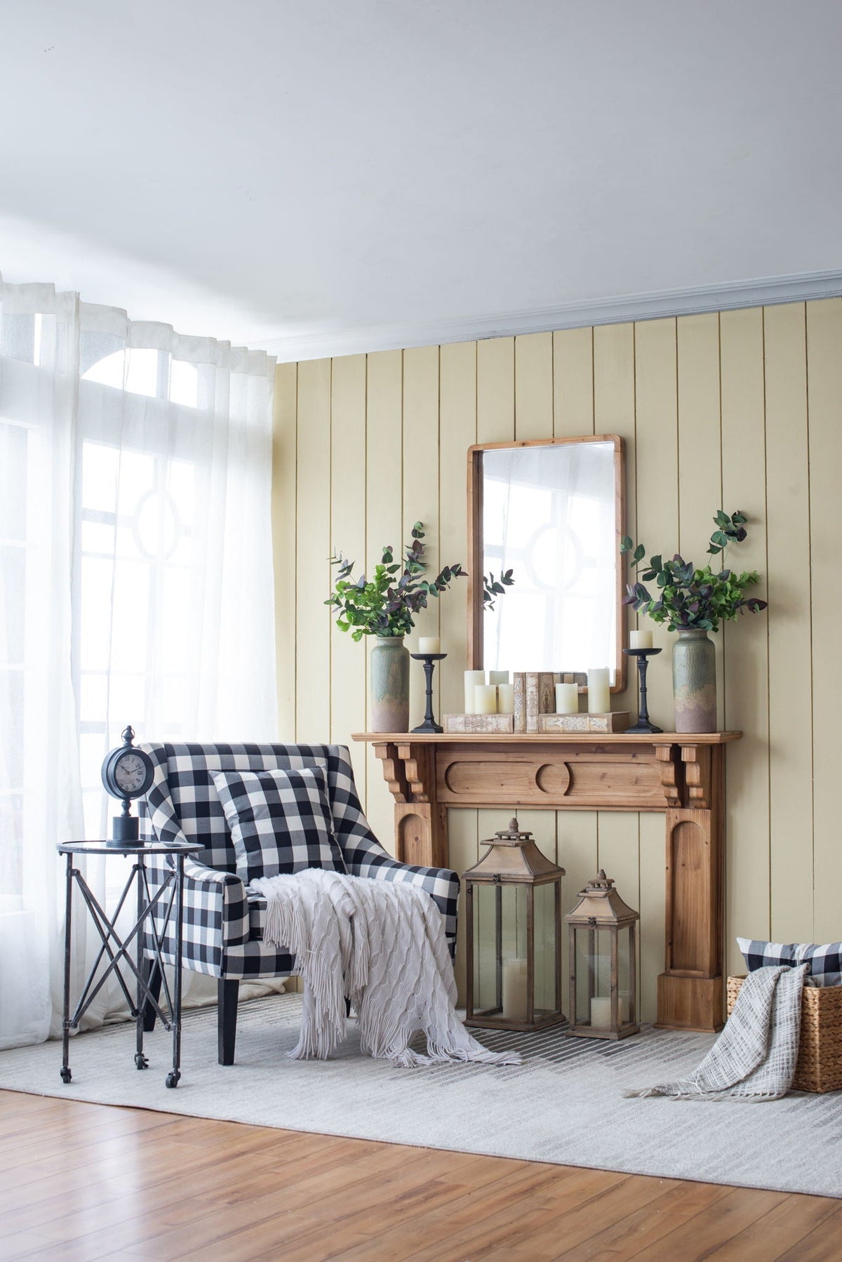 Rectangle Wood Farmhouse Wall Mirror with Reinforced Hanging Hook - Brown