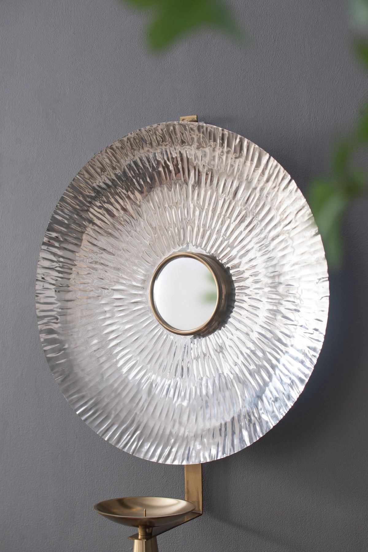 Maria Wall Sconce with Modern Circular Design - Gold