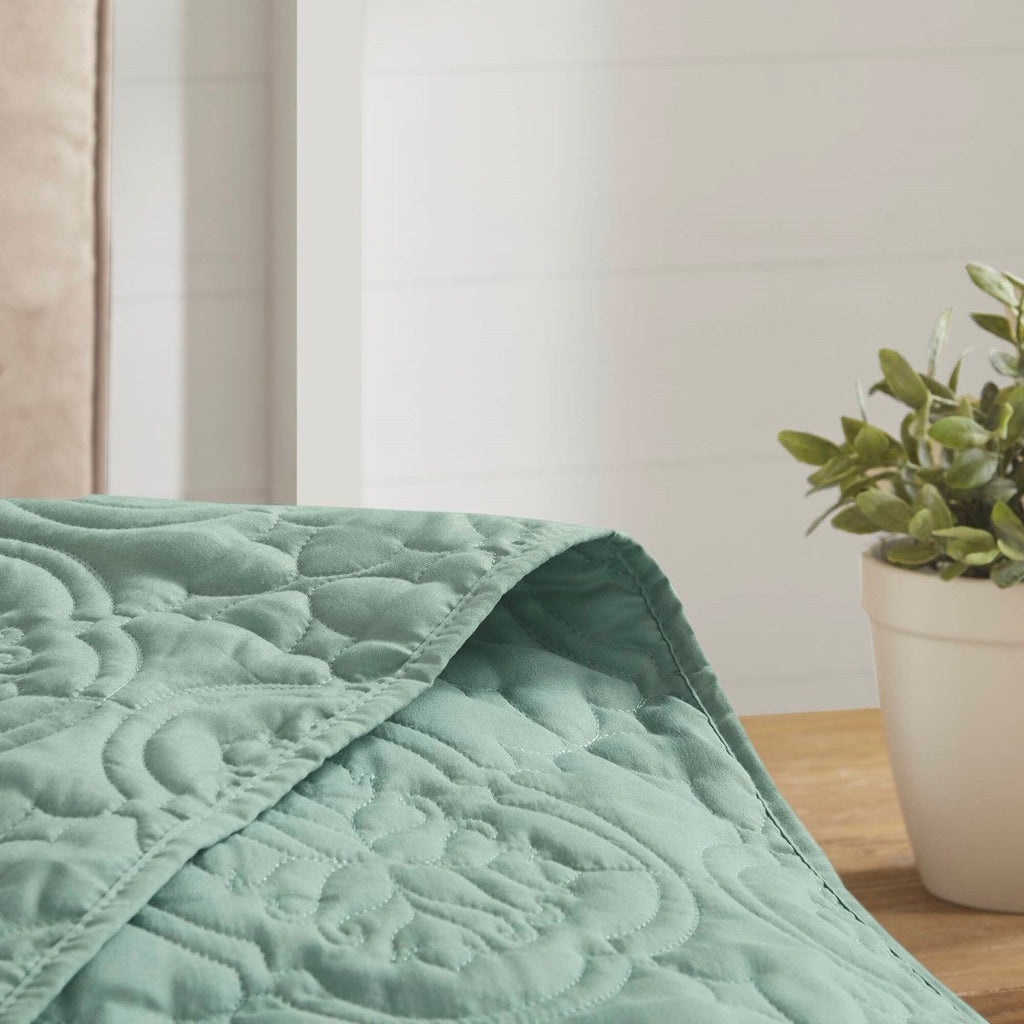Seafoam 3 Piece Reversible Bedspread Set with Medallion Quilting - Full/Queen