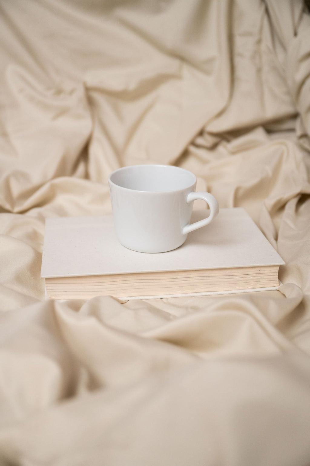 Brushed Hypoallergenic Split Sheet Set with Deep Pockets - White, Beige, Light Brown