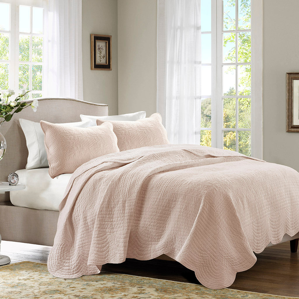 Reversible Scalloped Edge Quilt Set with Lightweight Microfiber - Blush