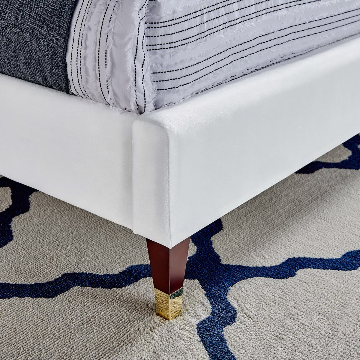 Roxanne Performance Velvet Platform Bed by Modway