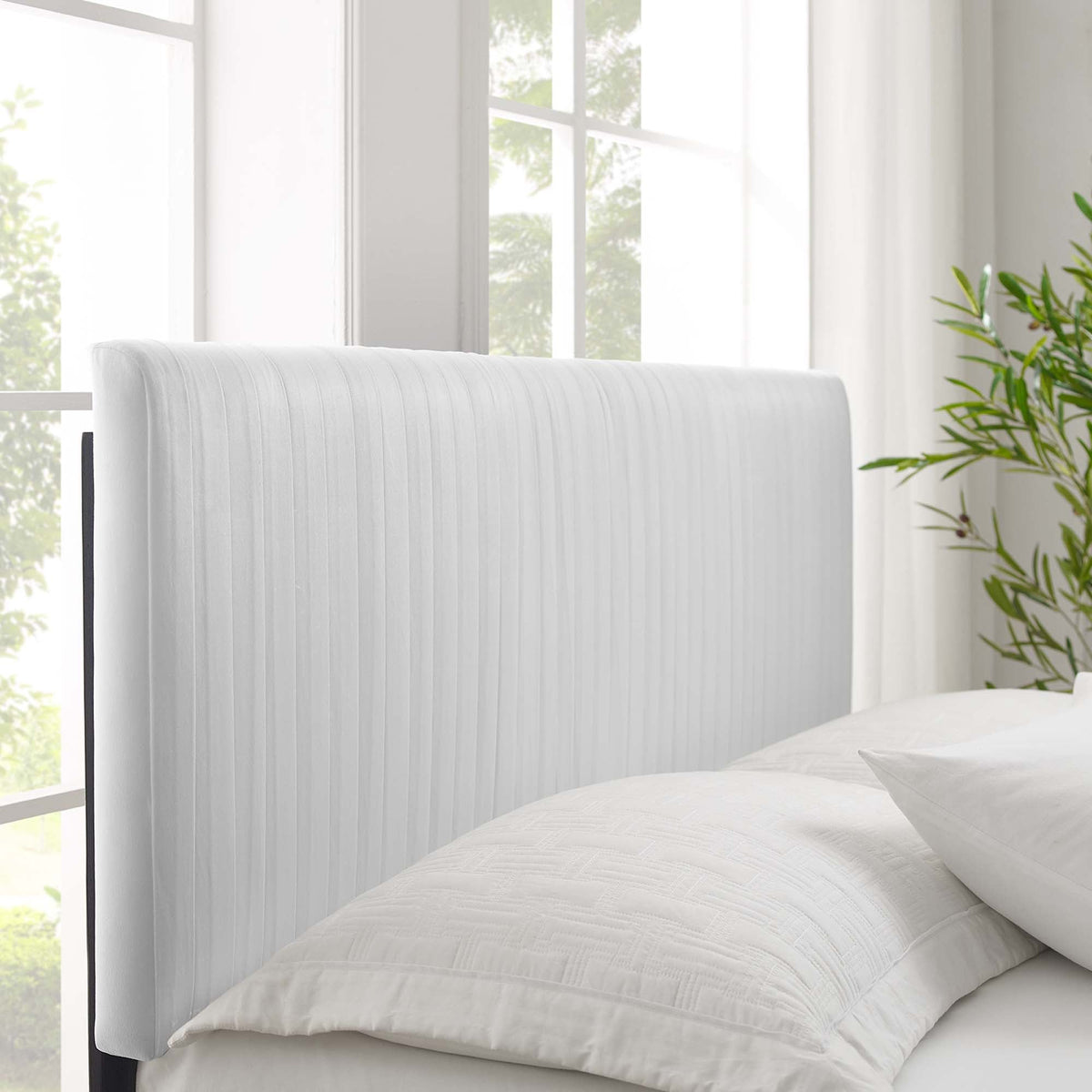 Peyton Performance Velvet Queen Platform Bed by Modway - MOD-6597