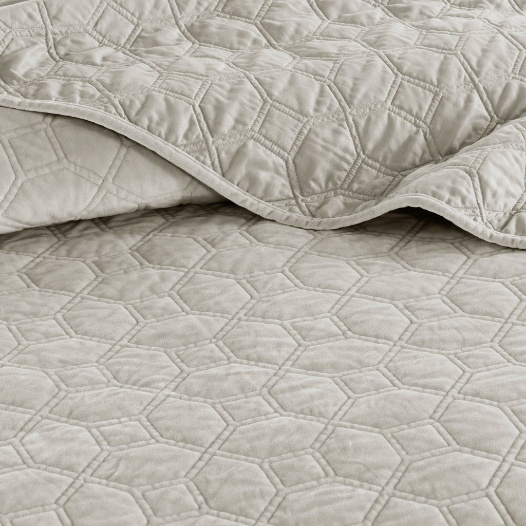 Ivory Velvet Quilt Set with Antimicrobial Finish - King/Cal King