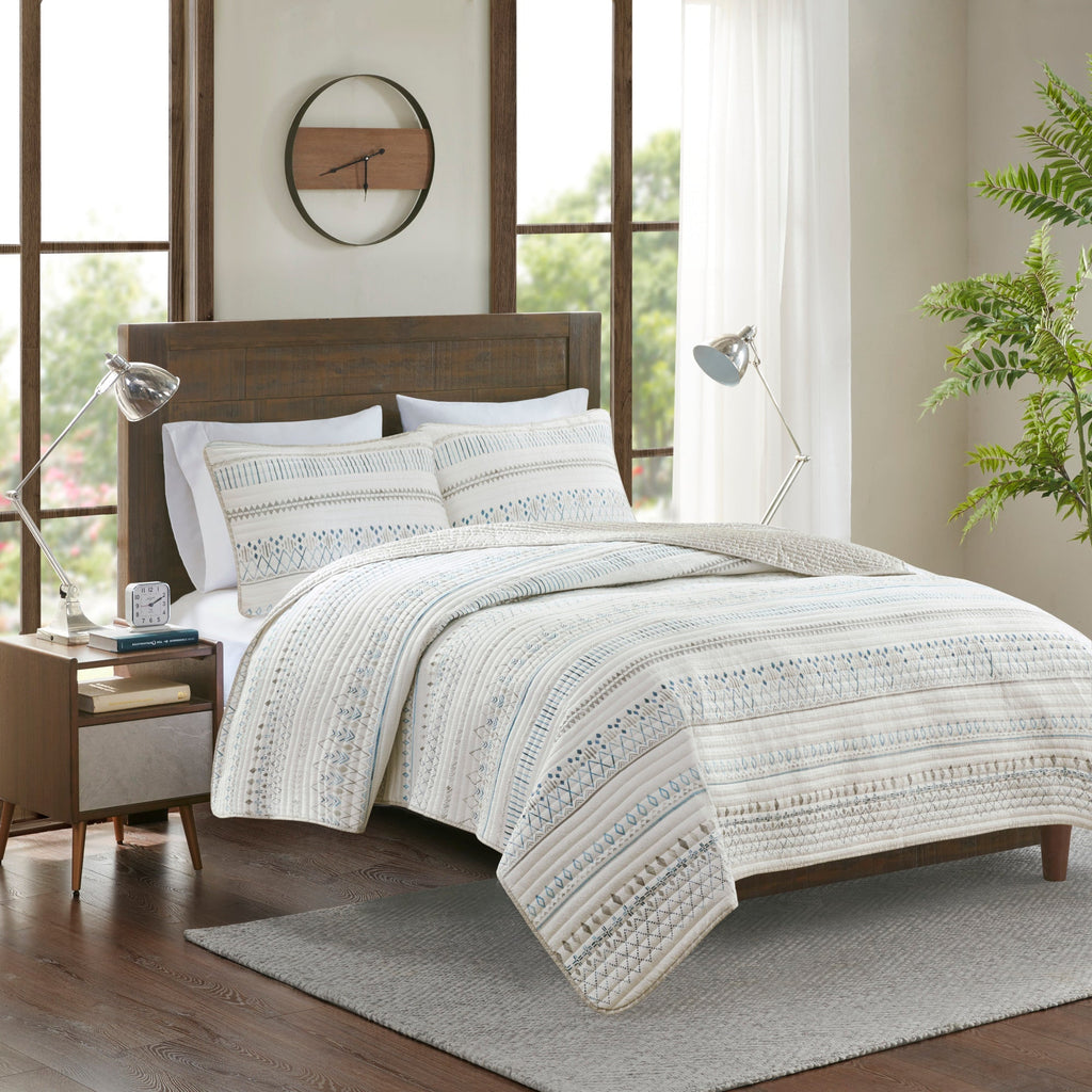 Printed Microfiber Seersucker Quilt Set with Reversible Design - Taupe/Blue