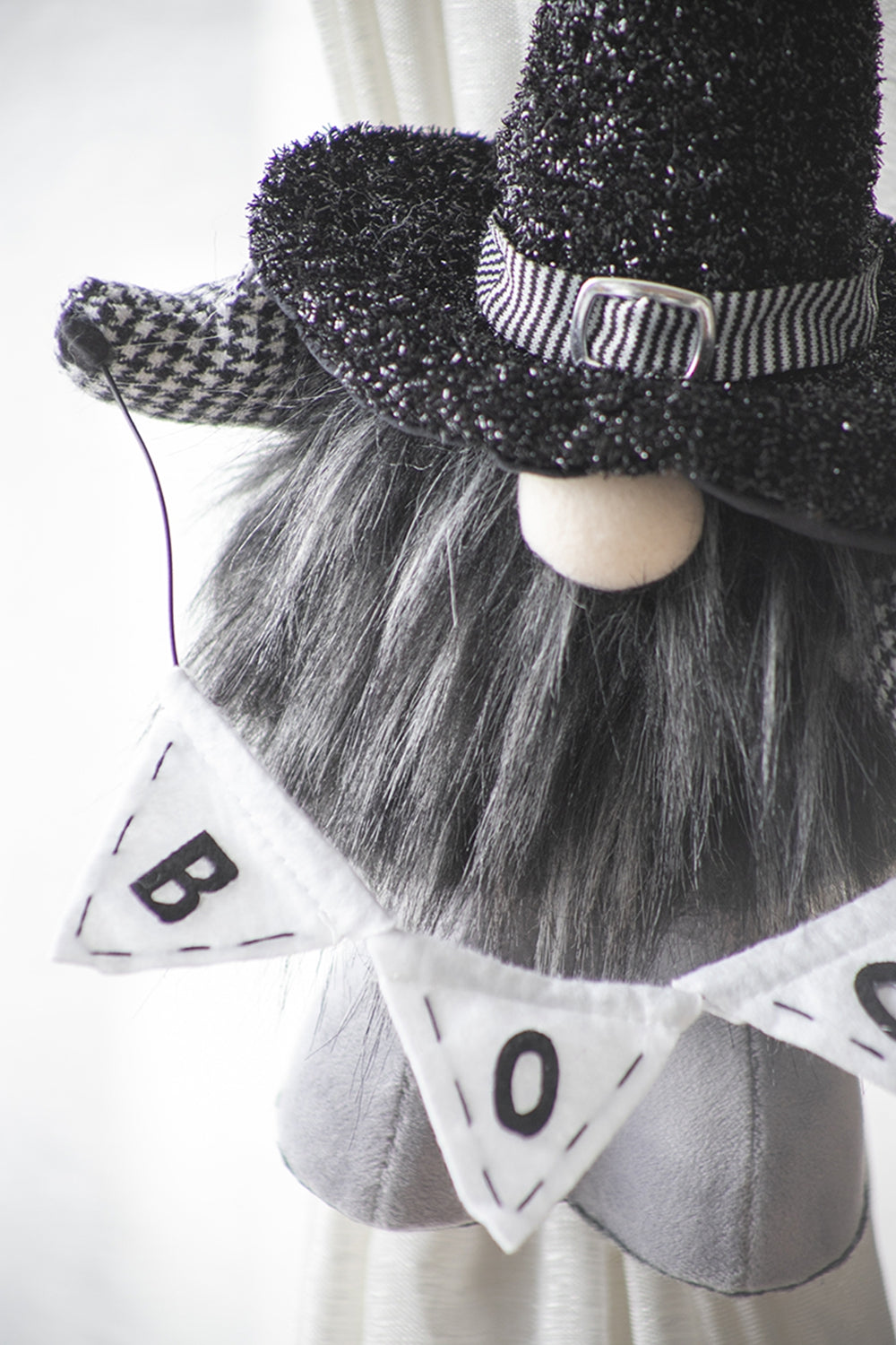 Black Fabric Gnomes Accessories Set with 'Boo' Banner - Set of 2