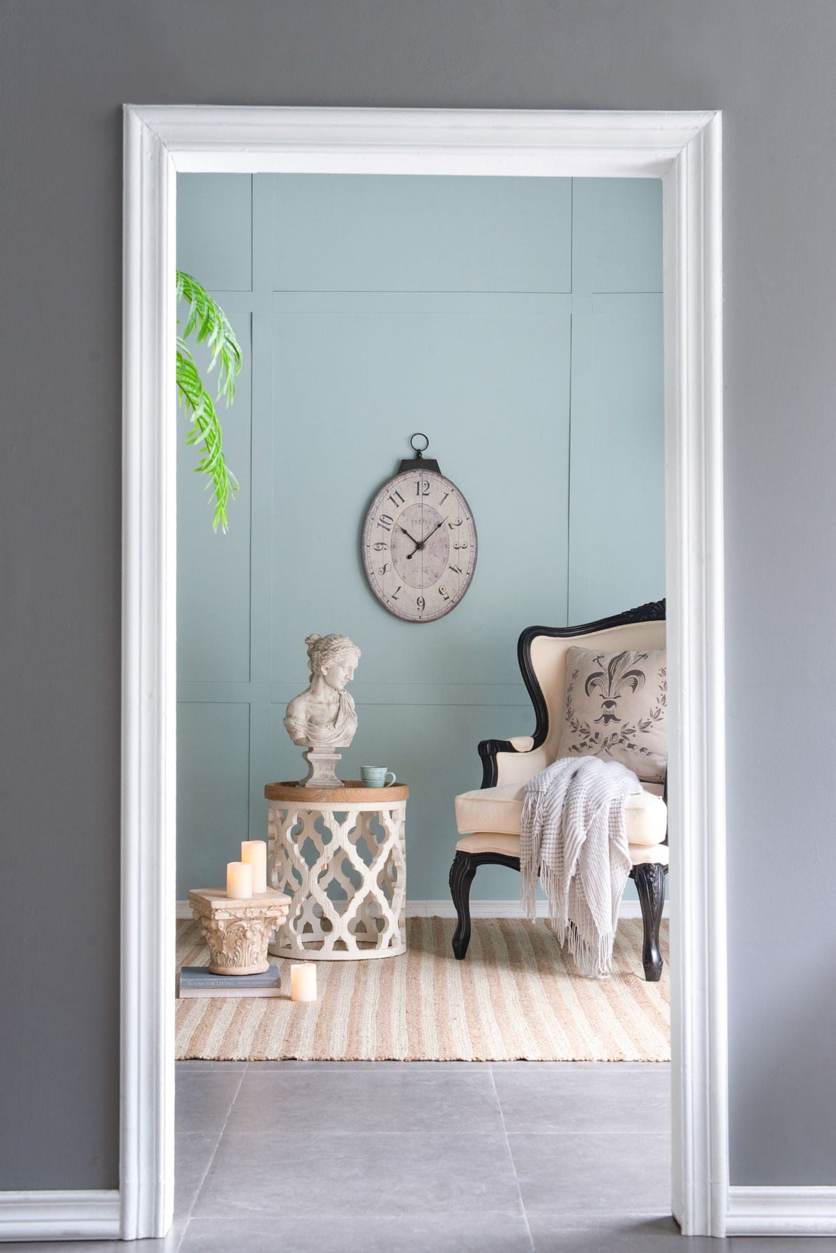 Antique Oval Wall Clock with Easy-Hang Design - Ivory