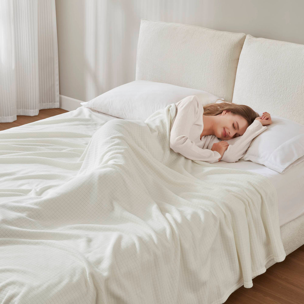 Ivory Microfleece Blanket Full/Queen with Soft Brushed Finish