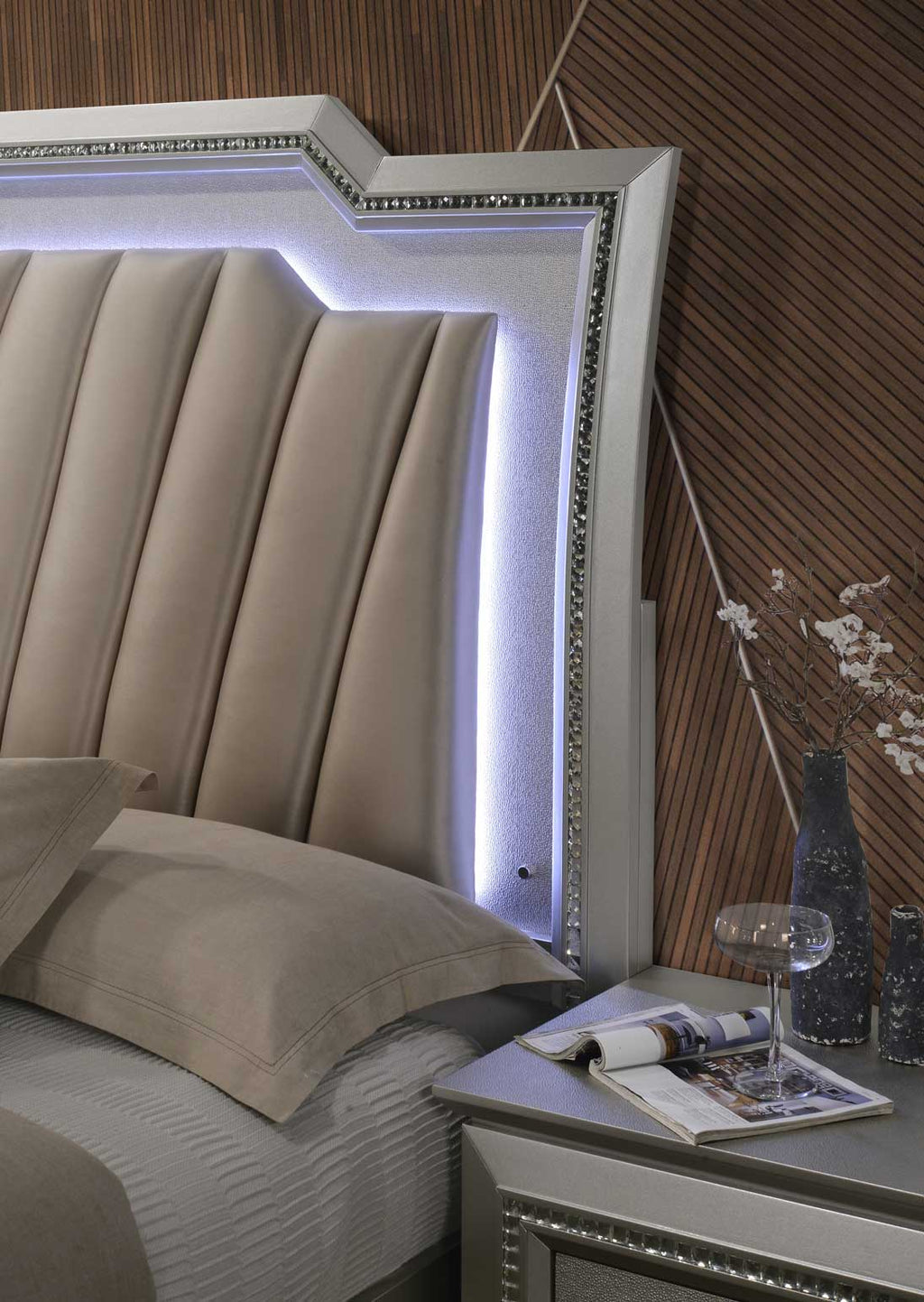 Kaitlyn Storage Bed with LED Lighting and Storage - Pearl Silver