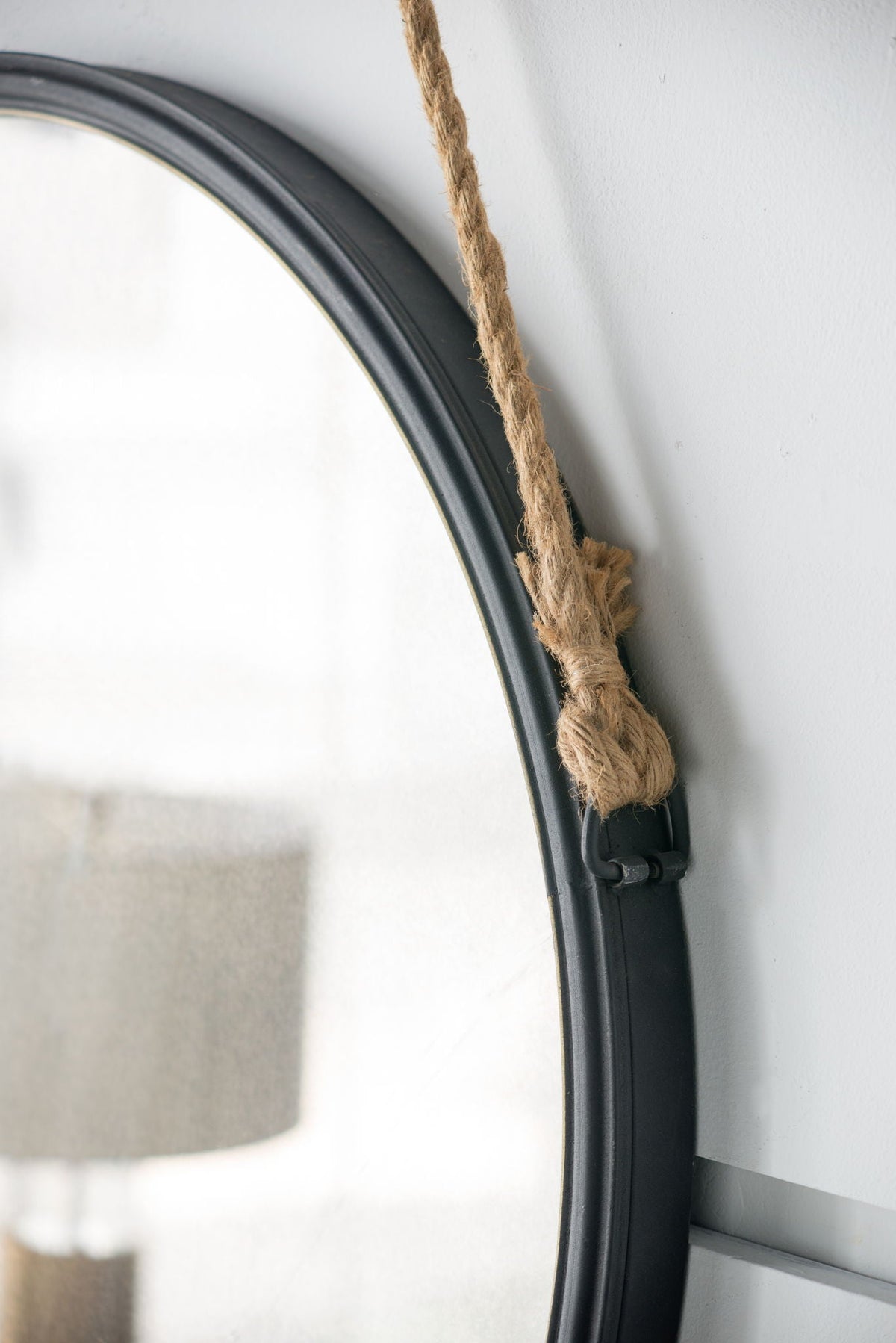 Black Circle Wall Mirror with Rope Strap - Contemporary Metal Frame
