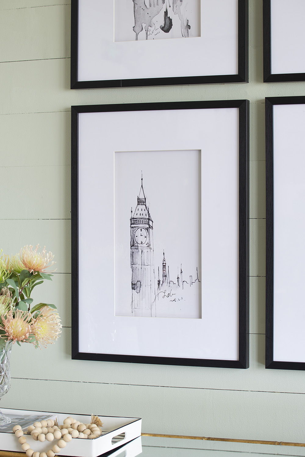 Architecture Wall Art Prints Set of 4 with Black Frame - White / Black