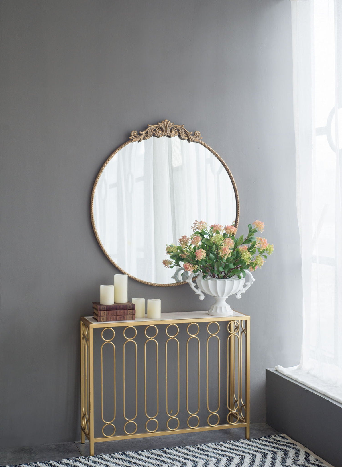 Classic Design Wall Mirror with Baroque-Inspired Frame – Gold or Black