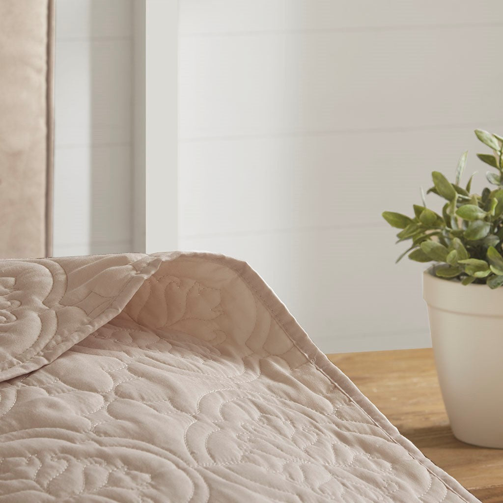 Reversible Bedspread Set with Quilted Medallion Design - Khaki