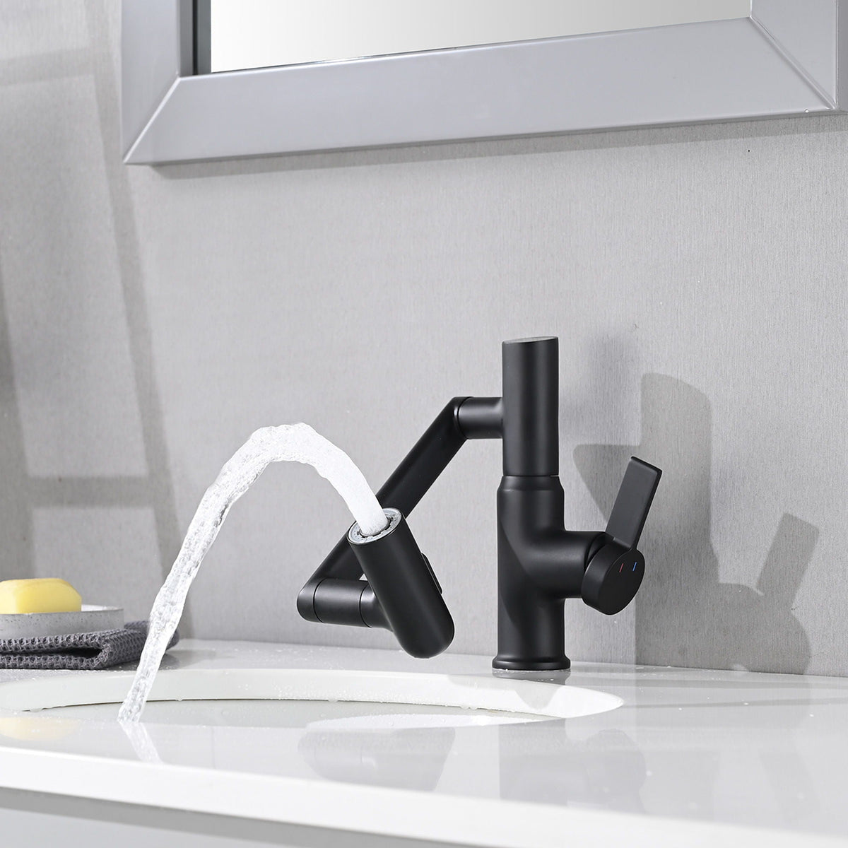 Bathroom Sink Faucet with Spray Function and Temperature Display - Black or Pearl Silver