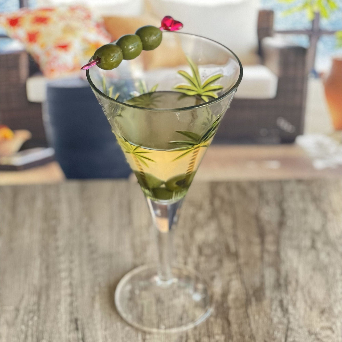 V Shaped Unbreakable Plastic Wine Glasses with 14Oz Capacity - Clear (Set of 4)