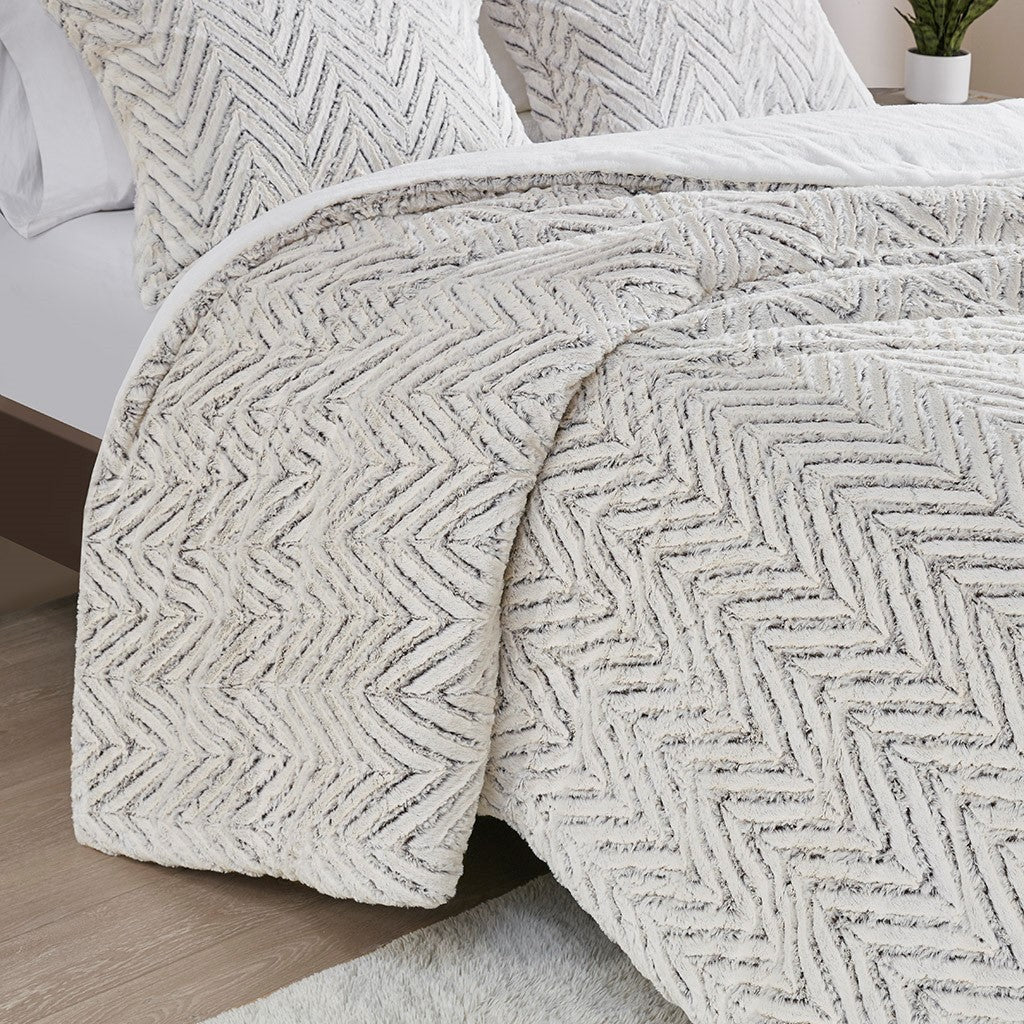 Full/Queen Ultra Plush Down Alternative Comforter Set with Chevron Pattern - Ivory