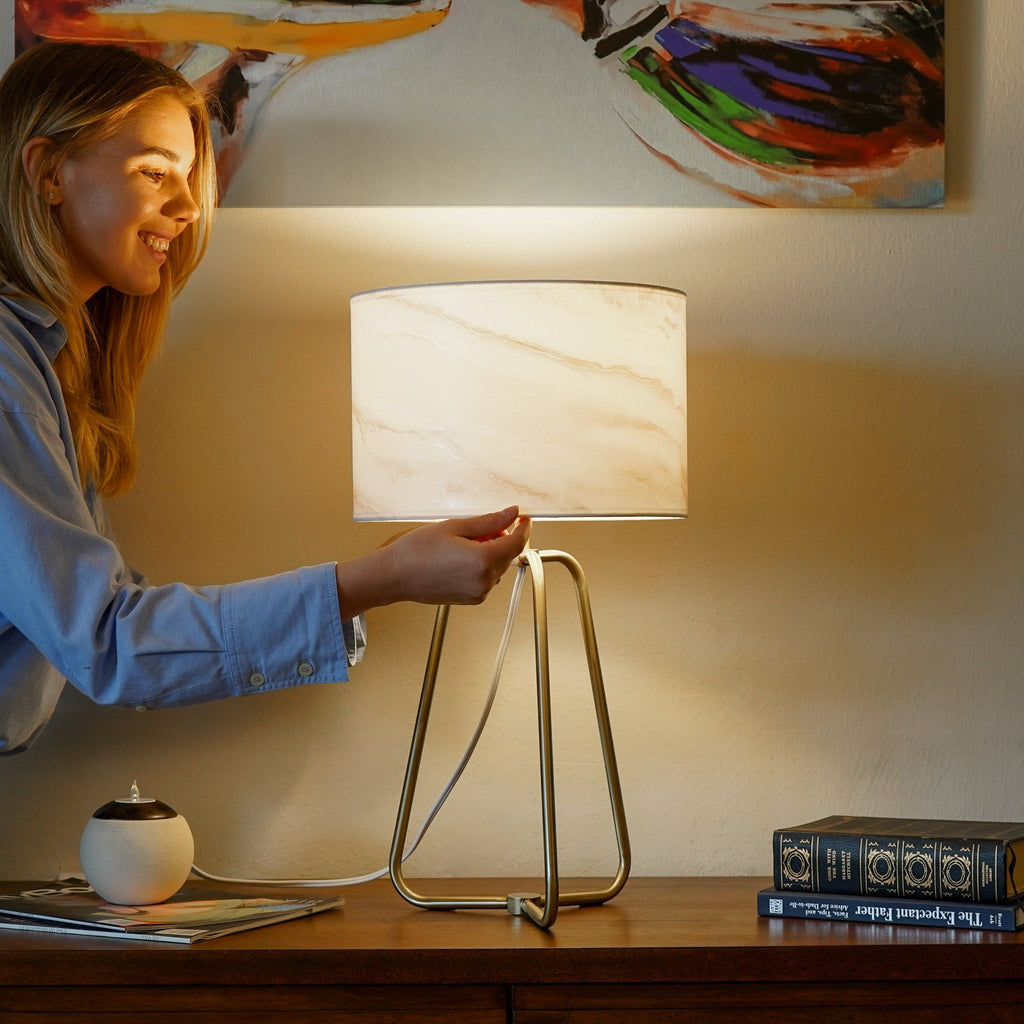 White Desk Lamp with Metal Base - Optima
