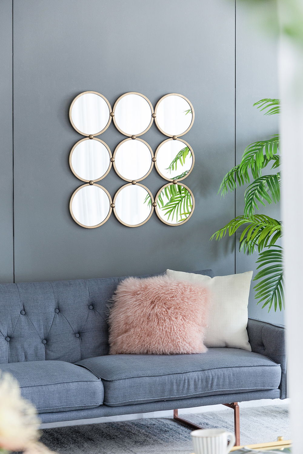 Contemporary Decorative Mirror with Minimalist Style - Champagne