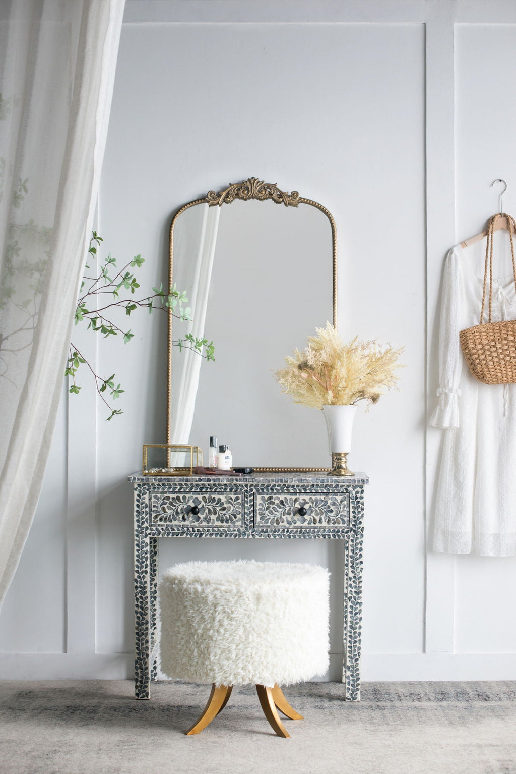 Baroque Inspired Arch Wall Mirror with Ornate Design - Gold or Black