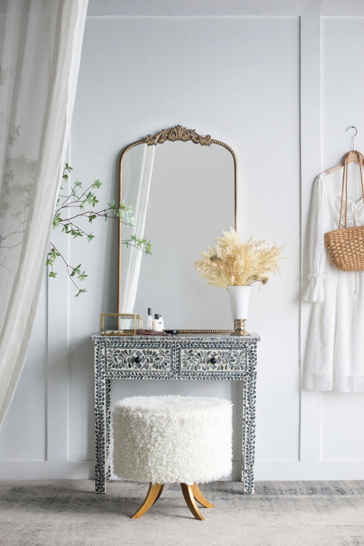 Baroque Inspired Arch Wall Mirror with Ornate Design - Gold or Black