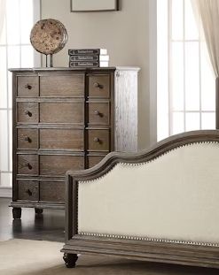 Oak Accent Chest with Five Drawers and Felt-Lined Top - Oak