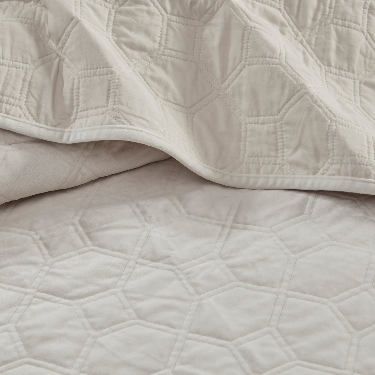 Ivory Velvet Quilt Set with Geometric Quilting - Full/Queen