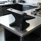 Single Horn Anvil with Robust Cast Steel Construction - Black